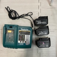 　マキタ7.2V-18V充電器と14.4Vバッテリー３個