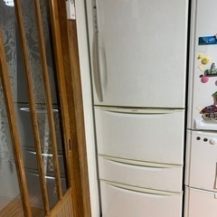 日立の4ドア冷蔵庫　古いですが現役で使っています