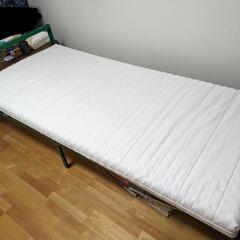 IKEA シングルベッド　緑　マットレス付き
