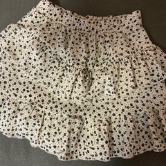 ZARA 花柄白ショートパンツ　サイズ164センチ