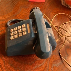 昔のダイヤル式電話差し上げます。
