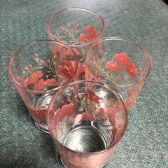 ＊取引中＊　レトロ花柄　ガラスコップ　９個