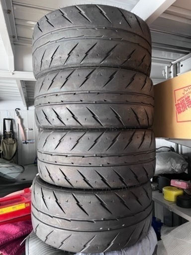 バリ溝シバタイヤTW200 255/40 R18 (めいやんとらねこ) 永山のタイヤ 