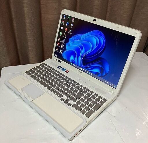 【売約済１】【☆美品・白のVAIO☆爆速カスタム \u0026 最新Win11 \u0026 最新Office2021Pro】★ SONY ノートPC VAIO改 ★ 保証付安心整備済み ＆ 15.6型ワイド液晶 ★ i5 + 新品SSD ★ ブルーレイ BT 地デジTV Wifi MSOffice＆Adobe 管VPCC240310