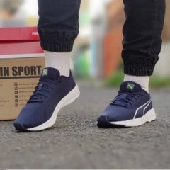 プーマ　PUMA ランニングシューズ　25.5センチ