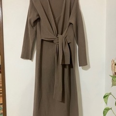guニットワンピ　リボン　アシメ服/ファッション スーツ レディース