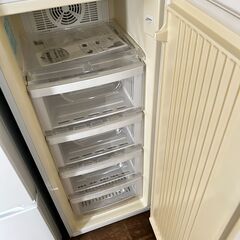 苫小牧発 haier/ハイアール  ストッカー式冷凍庫 電気冷凍庫 jf-nuf136e 2014年製 used