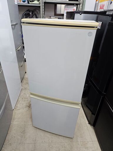 リサイクルショップどりーむ荒田店 No10491　お買い得品　シャープ　2ドア冷蔵庫　2012年製　137L