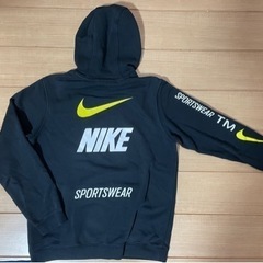 NIKE （ナイキ）パーカー　Ｍサイズ