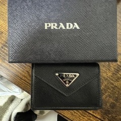 【最終値下げ】PRADA三つ折り財布