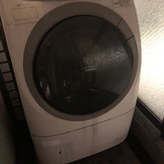 2010年製のパナソニックドラム式洗濯乾燥機になります。