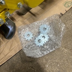 3万円です播種機手押し美品、アグリテクノメーカー野菜種まきはかなり楽です