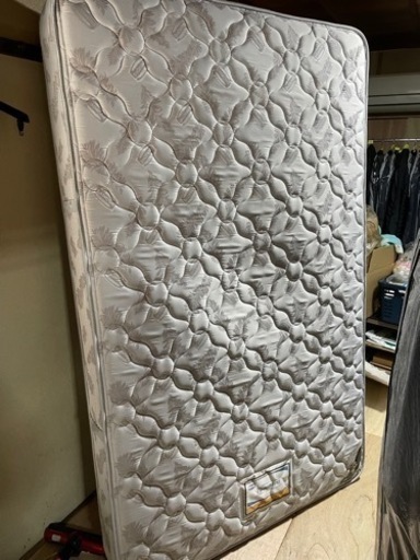 ☆ほぼ新品☆家具 寝具 マットレス　シモンズ　ゴールデンバリュー