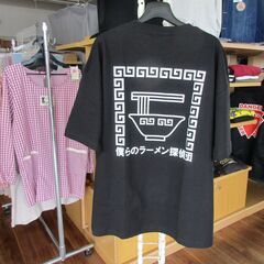 新品綿100％オーバーショルダーTシャツ黒3XLラーメン柄