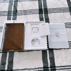 新品時の付属品そのまま【超美品】iPad第7世代　32GB