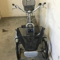 180□岐阜発/①△BRIDGESTONE MINNA 三輪自転車/自転車/走行確認/スイングなし/防犯有り/サビ有り/タイヤひび割れ有り/現状品/R4.12/25□