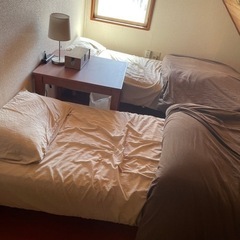 シングルベッド　2つ　3月27日までセンターテーブル、寝具付き