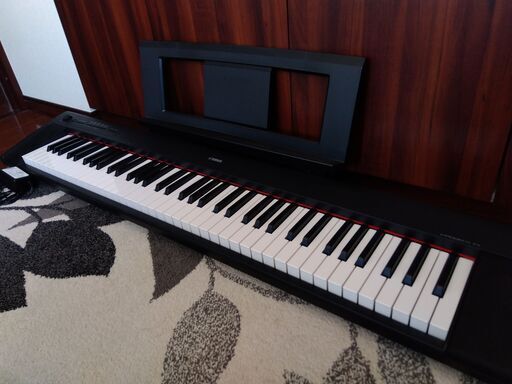 美品 YAMAHA 電子キーボード Piaggero（ピアジェーロ）NP-32 ブラック 76鍵