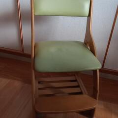 KOIZUMI学習椅子　木製キャスター付　小学生向き