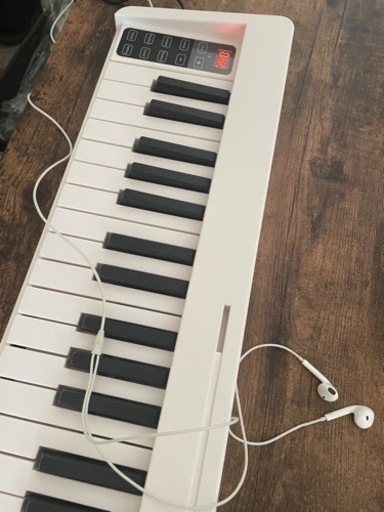 新品　折りたたみ キーボード 電子ピアノ  61鍵盤  一回のみ使用　持ち運び