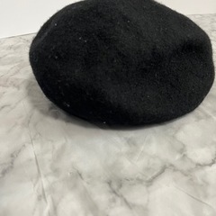 黒 ベレー帽