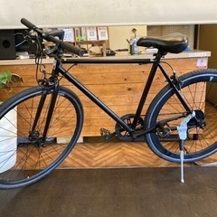 【後輪タイヤ・前後チューブ新品！】7段変速　700×32cクロスバイク　マットブラック