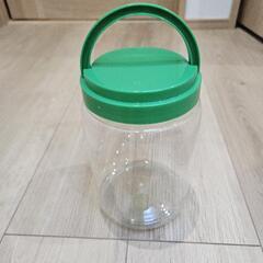 プラスチックの保存容器