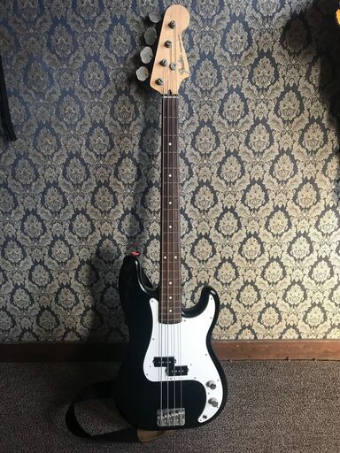 日本製 Fender P-Bass（ブラック＆ホワイト）