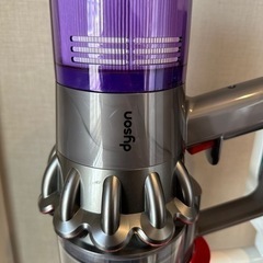 ダイソン　v11 fluffy+ sv14 充電スタンド　布団クリーナー付き ダイソン v11 fluffy+ sv14 充電スタンド 布団クリーナー付き