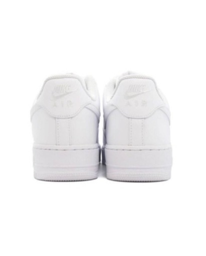 値下げしました⭐︎新品 国内正規品 箱付き タグ付き⭐︎NIKE AIR FORCE 1 ’07 ホワイト 27.0cm 【3/17(日)午前中までに手渡し可能な方限定】