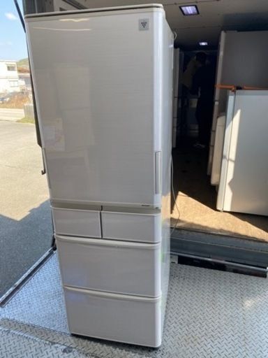 福岡市内配送無料　シャープ SHARP SJ-PW42A-C [プラズマクラスター冷蔵庫 （424L・どっちもドア） 5ドア ベージュ系/サクラベージュ]