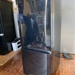 福岡市内配送無料　三菱電機 MITSUBISHI ELECTRIC MR-P15Y-B [冷蔵庫 Pシリーズ （146L・右開き） サファイアブラック]