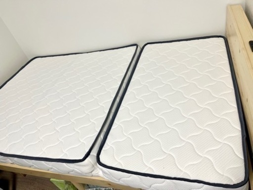 【未使用】マットレスセミダブル　三つ折り