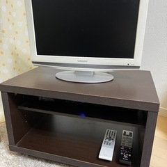 液晶テレビ、ブルーレイディスクレコーダー、テレビ台