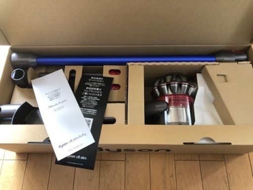 ダイソン　コードレス掃除機  V8 Slim