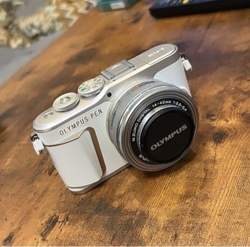 OLYMPUS PEN e-pl10ミラーレス一眼　大人気パンケーキレンズ付き