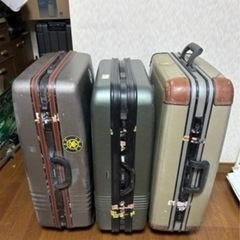 スーツケース差し上げます！ご利用下さい。
