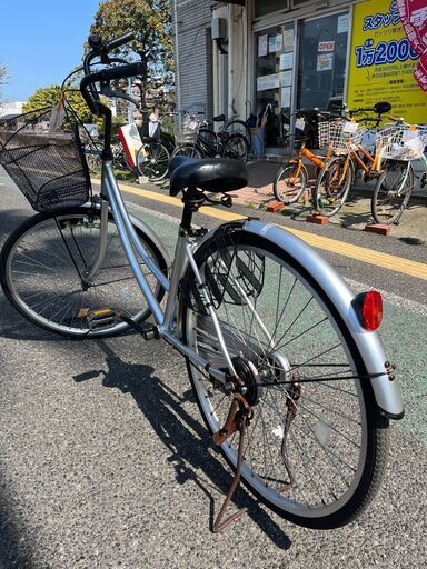 自転車　No.1069　シルバー　26インチ　カゴ、荷台付き　ベル、ライト付き　ママチャリ　シティサイクル　【リサイクルショップどりーむ天保山店】