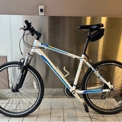 メンテナンス要。モーメンタム　momentum自転車 ロードバイク