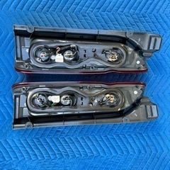 ハイエース7型新車外しテールランプ球付