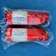 ハイエース7型新車外しテールランプ球付