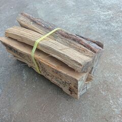 ⑤　3/12用意分　乾燥済み　薪　広葉樹の薪を束ねたもの45セン...