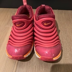 ピンクNIKEの19.5cm