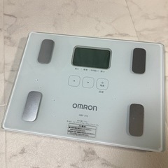 【取引完了】OMROM 体重計 オムロン