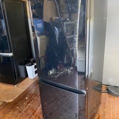 北九州市内配送無料　保証付き　三菱電機 MITSUBISHI ELECTRIC MR-P15Y-B [冷蔵庫 Pシリーズ （146L・右開き） サファイアブラック] 