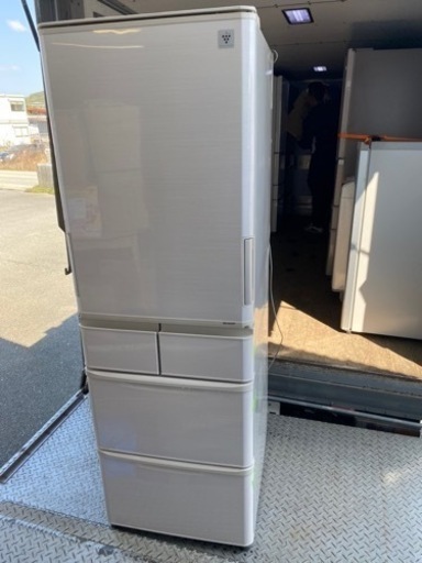 福岡市内配送無料　シャープ SHARP SJ-PW42A-C [プラズマクラスター冷蔵庫 （424L・どっちもドア） 5ドア ベージュ系/サクラベージュ]