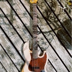 Fender  Road Worn Flea  Jazz Bass