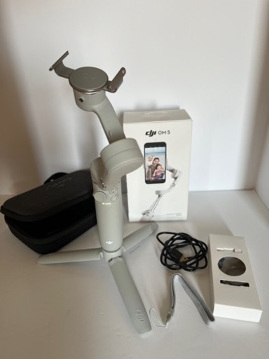 DJI OM5   スマホ　ジンバル　　手ブレ補正　運動会　ペット　　お子様