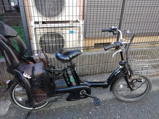 c76土日もお子様と土足のまま、ご試乗可能です。バカ良心的な電動自転車屋  安心の無料保証；点検サービス付きブリヂストン、ヤマハ共同生産モデル、  　電動自転車・リサイクル専門店　　ご試乗をしてから、ご購入できます。  ️２０インチ、チャイルドシート、３人乗り、２人乗り、１人乗り、電動アシスト自転車  オプション無料、後ろチャイルドシートをかごに変更無料。１人乗りにもできます。  バッテリーは新品の９０％程度の性能で１回充電で30㎞走行可能でコンディション良好です。
