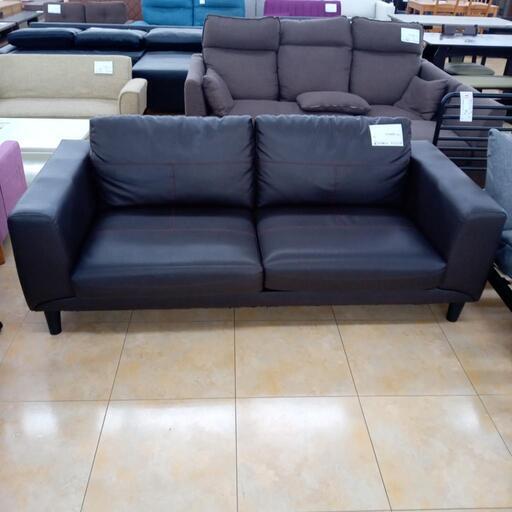 ★ジモティ割あり★  ソファ ブラック、レッド（縫い目部分） H75×D86×W182 クリーニング済み OJ3830